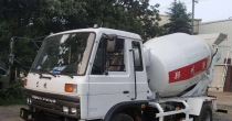 水泥攪拌車前擋風玻璃在下雨天怎樣才能看的更清楚?